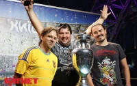 Группе «ТНМК» не разрешили дотронуться до Кубка Европы (ФОТО)
