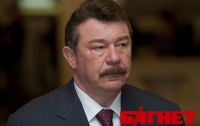 У Януковича уже готов указ о назначении Кузьмука главой Минобороны