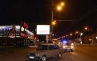 ДТП в Днепре: пьяного мужчину затянуло под колеса ВАЗа