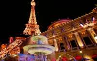 Париж отменил новогодний салют и шоу из-за распространения 