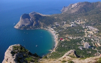 В Крыму сорвался со скалы и погиб турист