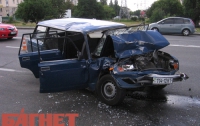 На Харьковском шоссе ВАЗ не увидел «Газель»: двое госпитализированы (ВИДЕО)