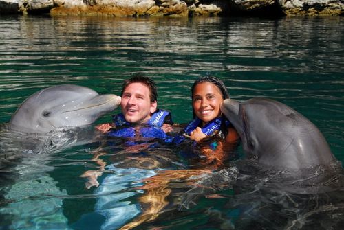 Раньше Антонелла часто публиковала на своей странице в социальной сети совместные с Месси фотографии Раньше Антонелла часто публиковала на своей странице в социальной сети совместные с Месси фотографии