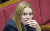 В Раде разгорелся скандал из-за депутата и ее мужа