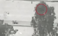 Террорист использовал ребенка в качестве живого щита (видео)