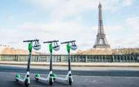 У Парижі заборонили електросамокати