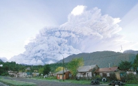 Чили и Аргентина страдают от мощного извержения вулкана 