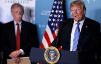 Болтон - это подонок, который должен сидеть в тюрьме, – Трамп