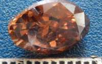 Таможенники нашли бриллианты в обычной посылке