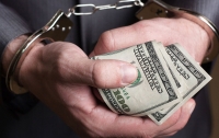 Налоговик попался на крупной взятке