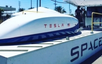 Капсула Hyperloop компании Tesla разогналась до скорости в 355 километров в час