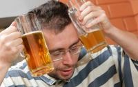 Эксперт обосновал пользу «лечения» похмелья спиртным