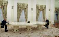 Шольца Путин посадил за тот же стол, что и Макрона
