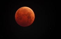 Во время лунного затмения Землю посетили сотни НЛО