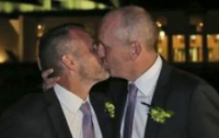Австралия: суд отменил закон, разрешавший гей-браки