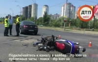 Жуткое ДТП в Киеве: столкнулись мотоциклист и Volkswagen (видео)
