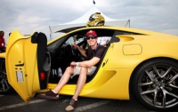 Звезда NASCAR - Кайл Буш - лишился водительских прав 