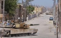 В Сирии танки заблокировали город Хама