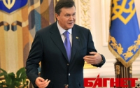 Янукович поздравил императора Японии с юбилеем