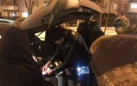 В Киеве задержали таможенника-взяточника