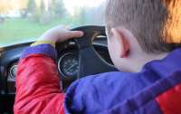 На Киевщине за рулем авто поймали 11-летнего сына полицейского