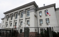 Киевские власти могут забрать земли у российского посольства