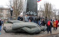 Черниговская полиция поймала похитителя бронзовых фрагментов демонтированного памятника Ленину
