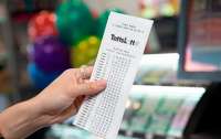 Женщина придумала необычный метод игры в лотерею и стала миллионершей