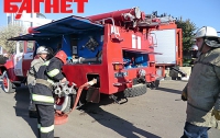 В Киеве загорелся судоремонтный завод
