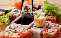 Почему суши обязательно нужно запивать «саке»?