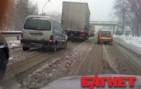 Трасса Киев-Чоп снова встала из-за коллапса