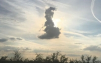 Фотограф заснял огромное облако в форме Великобритании