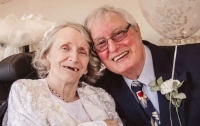 Британец добился свадьбы с возлюбленной спустя 43 года