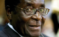 Президент Зимбабве на открытии парламента прочитал не ту речь