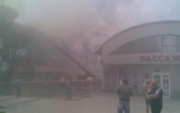 В Макеевке очередной пожар. Горел торгово-развлекательный комплекс (ВИДЕО)