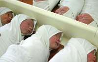 Новорожденных детей в одной клинике оценили в 70 тысяч