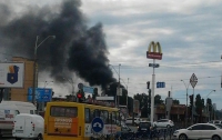 В Киеве эвакуируют рынок Петровка из-за большого пожара