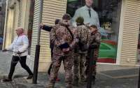 У Запоріжжі посилюють мобілізацію: воєнкоми разом з поліцією ходитимуть по будинках