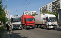 В Луганске запретили ездить грузовым машинам