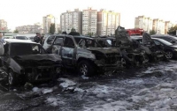 Пожар на автостоянке в Киеве: сгорели восемь авто