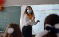 Скандал в лицее: учительница ударила девочку учебником по голове