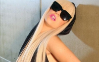 Леди Гага, разгуливающая в неглиже, создаст свою линию одежды (ФОТО)