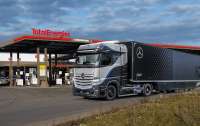 Daimler Trucks и Total будуть вместе создавать H2 инфраструктуру