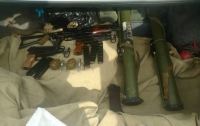На Киевщине задержали мужчину, перепродававшего привезенное из АТО оружие