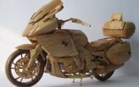 Представлен первый деревянный мотоцикл BMW
