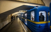 В киевском метро мужчина упал на рельсы