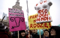 В Польше женщины требуют снять ограничения на аборты