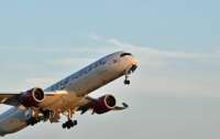 З жиру і тваринних відходів: літак Virgin Atlantic злетів на екопальному