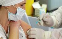В Украине начали прививать от гриппа в аптеках
