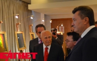 Посол Украины в Греции поблагодарил «ЕДАПС» за выставку художественных голограмм